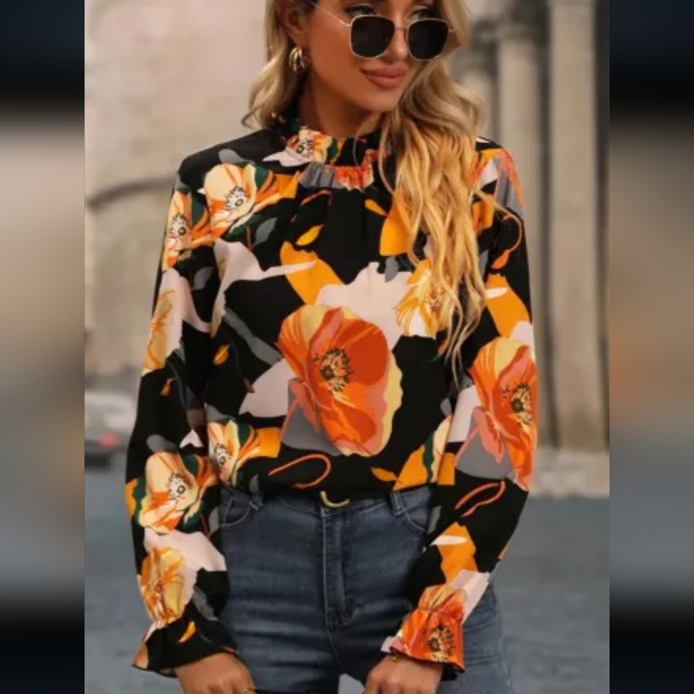 ♥️Elegant New Black floral print top